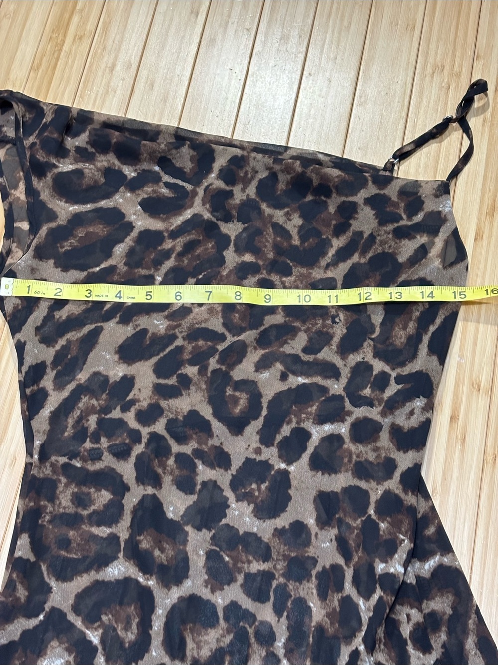Leopard print asymmetrical off shoulder maxi dress. Size XS. Sheer fabric. New. - Picture 10 of 16